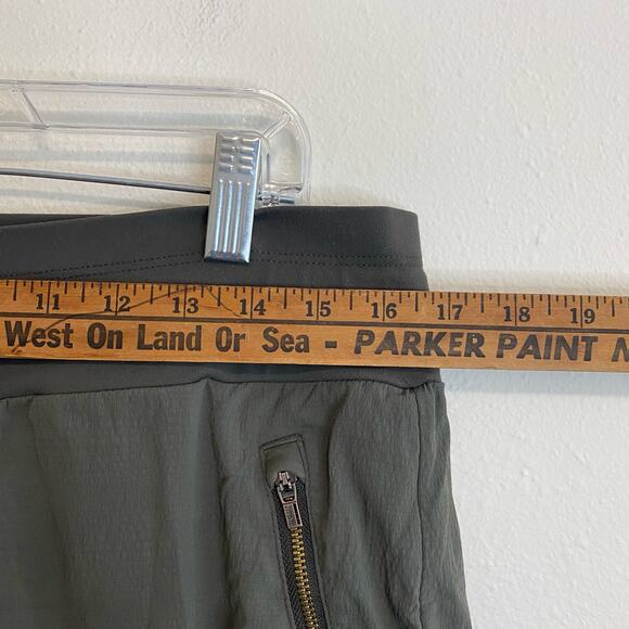 Athleta Women's Pants Trekkie North Jogger Green Size 12 Travel Causal Ripstop - Picture 7 of 8